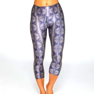 Nux Purple Madrid Capri Leggings Size Small